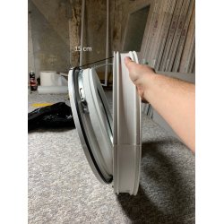 Rundt vindue med kip ind  70 med sprosser