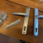 Hndtag Slv + ls til udhusdr